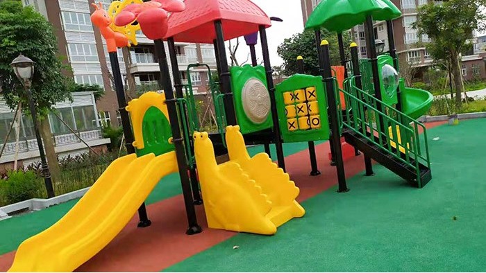 儿童滑梯